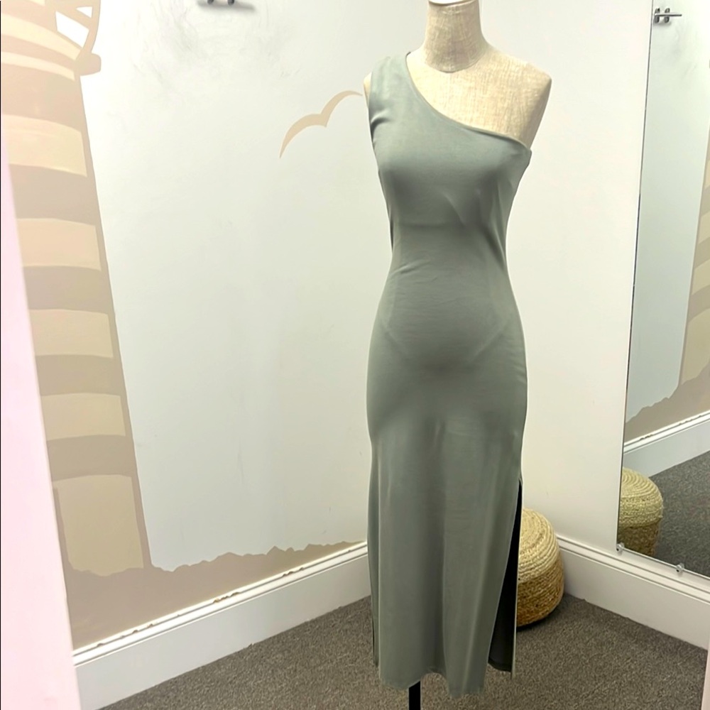NWT one shoulder midi dress